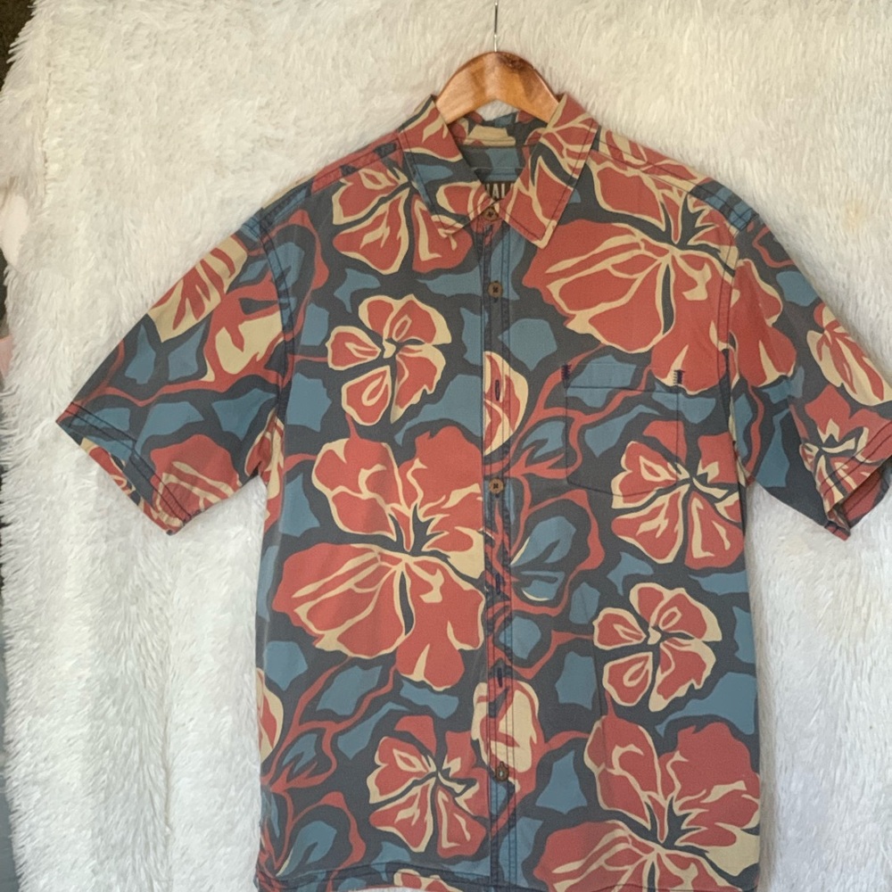 Kahala Hawaiian Men's Casual Floral Button-Down Shirt in Red and Blue